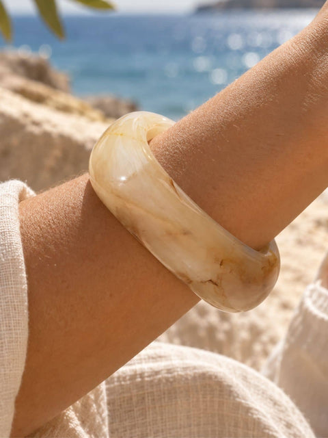 Nela Bangle