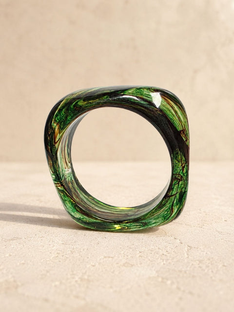 Nela Bangle